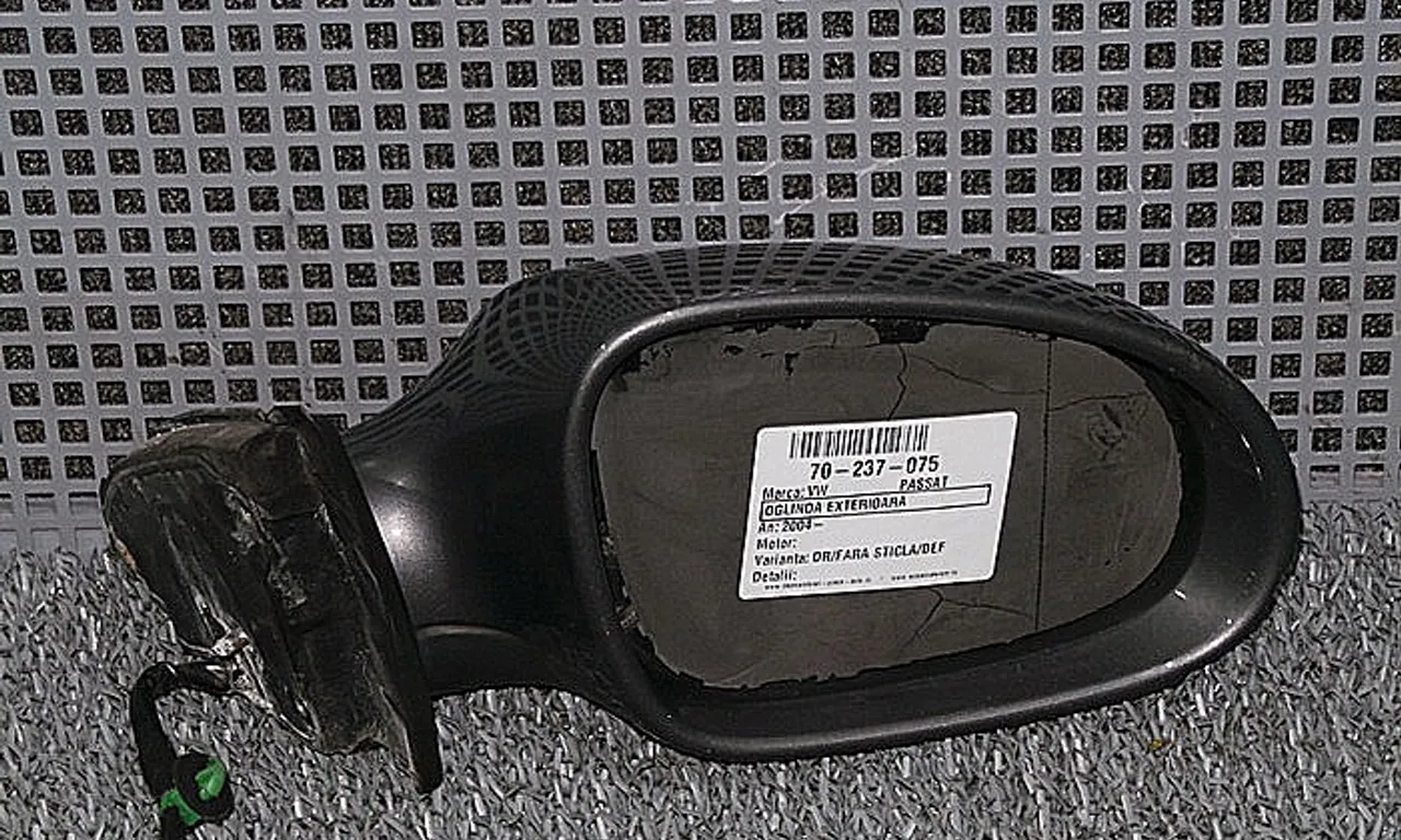OGLINDA EXTERIOARA DREAPTA VOLKSWAGEN PASSAT B6 Variant 2005-2011