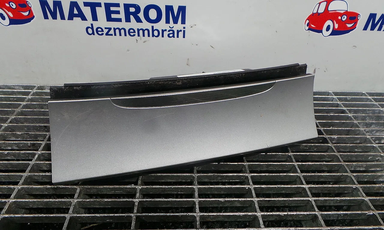 SCRUMIERA VOLKSWAGEN PASSAT B6 Variant 2005-2011