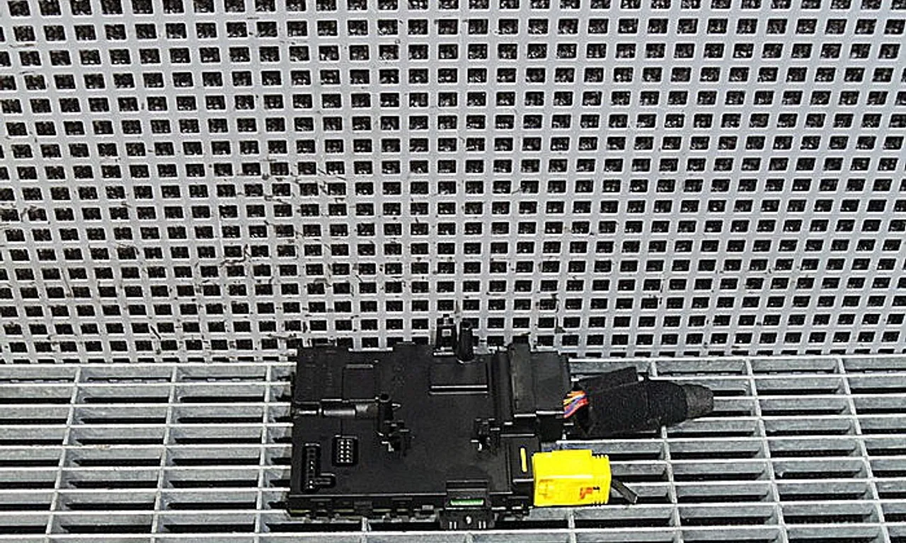 MODUL COLOANA VOLAN VOLKSWAGEN PASSAT B6 Variant 2005-2011