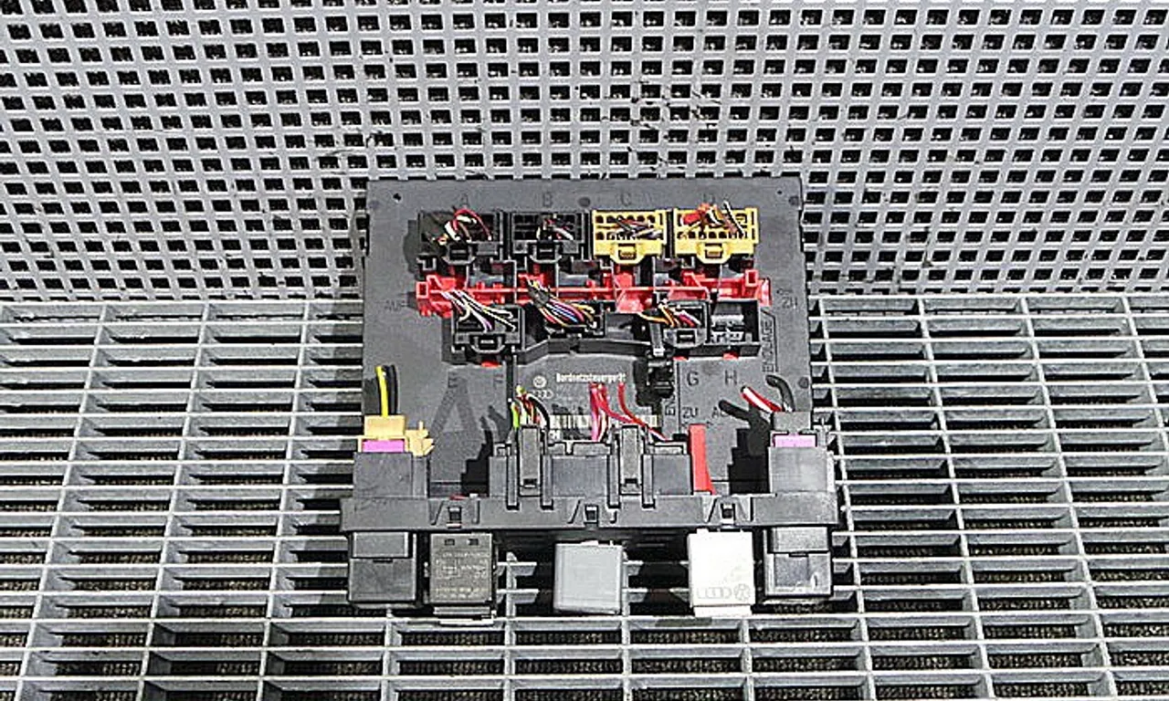 MODUL CONFORT VOLKSWAGEN PASSAT B6 Variant 2005-2011