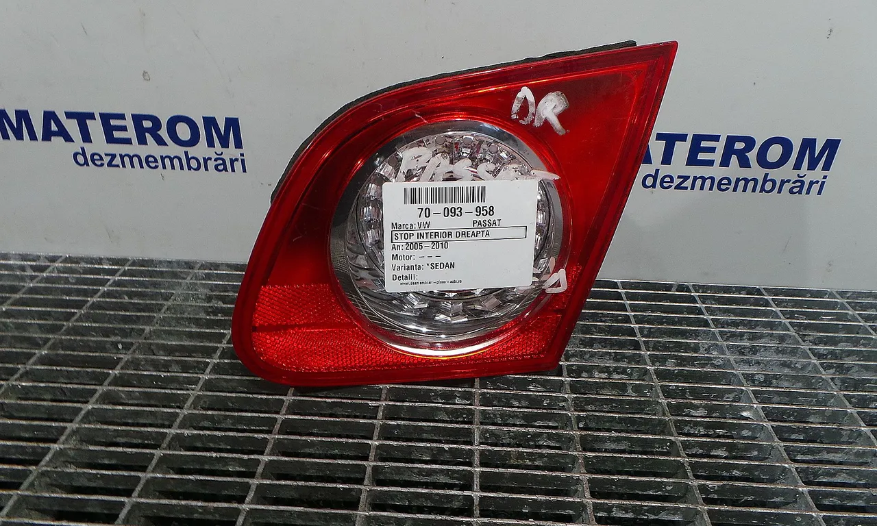 STOP INTERIOR DREAPTA VOLKSWAGEN PASSAT B6 Variant 2005-2011
