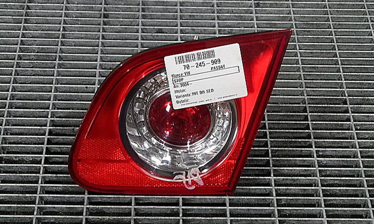 STOP INTERIOR DREAPTA VOLKSWAGEN PASSAT B6 Variant 2005-2011