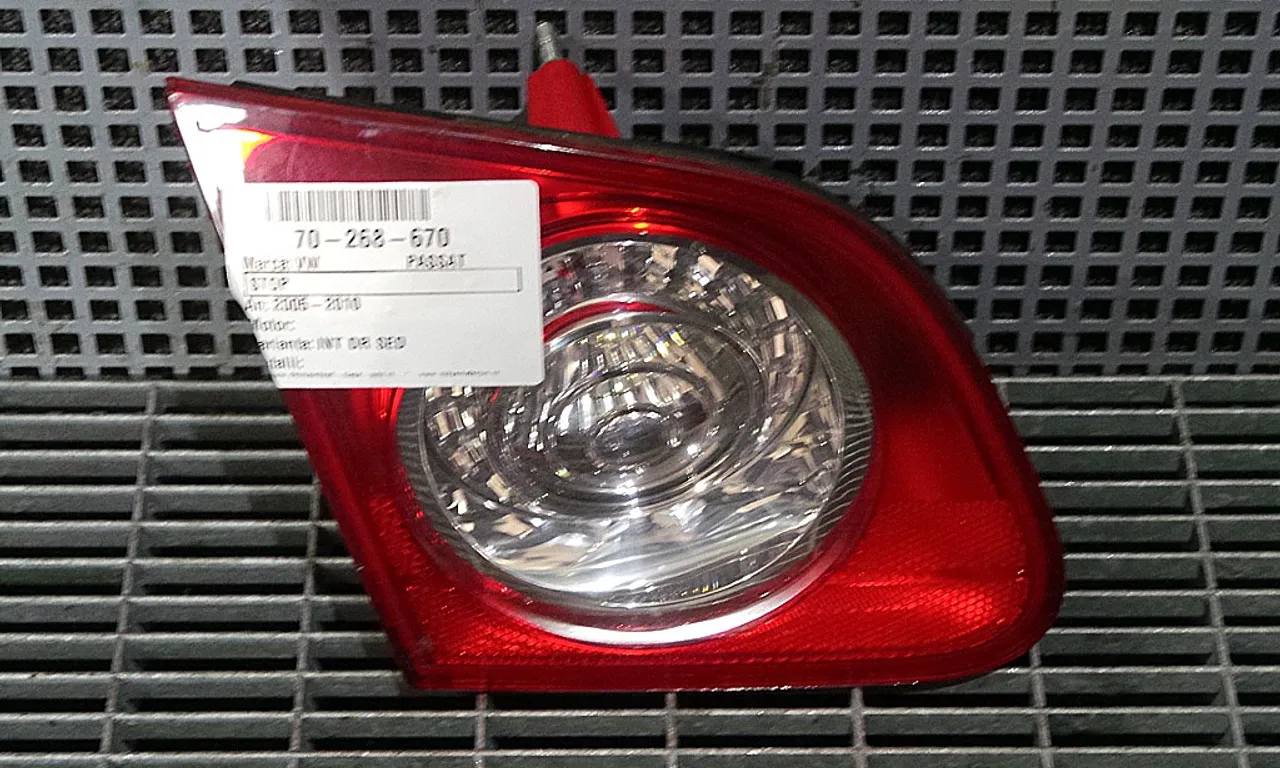 STOP INTERIOR STANGA VOLKSWAGEN PASSAT B6 Variant 2005-2011