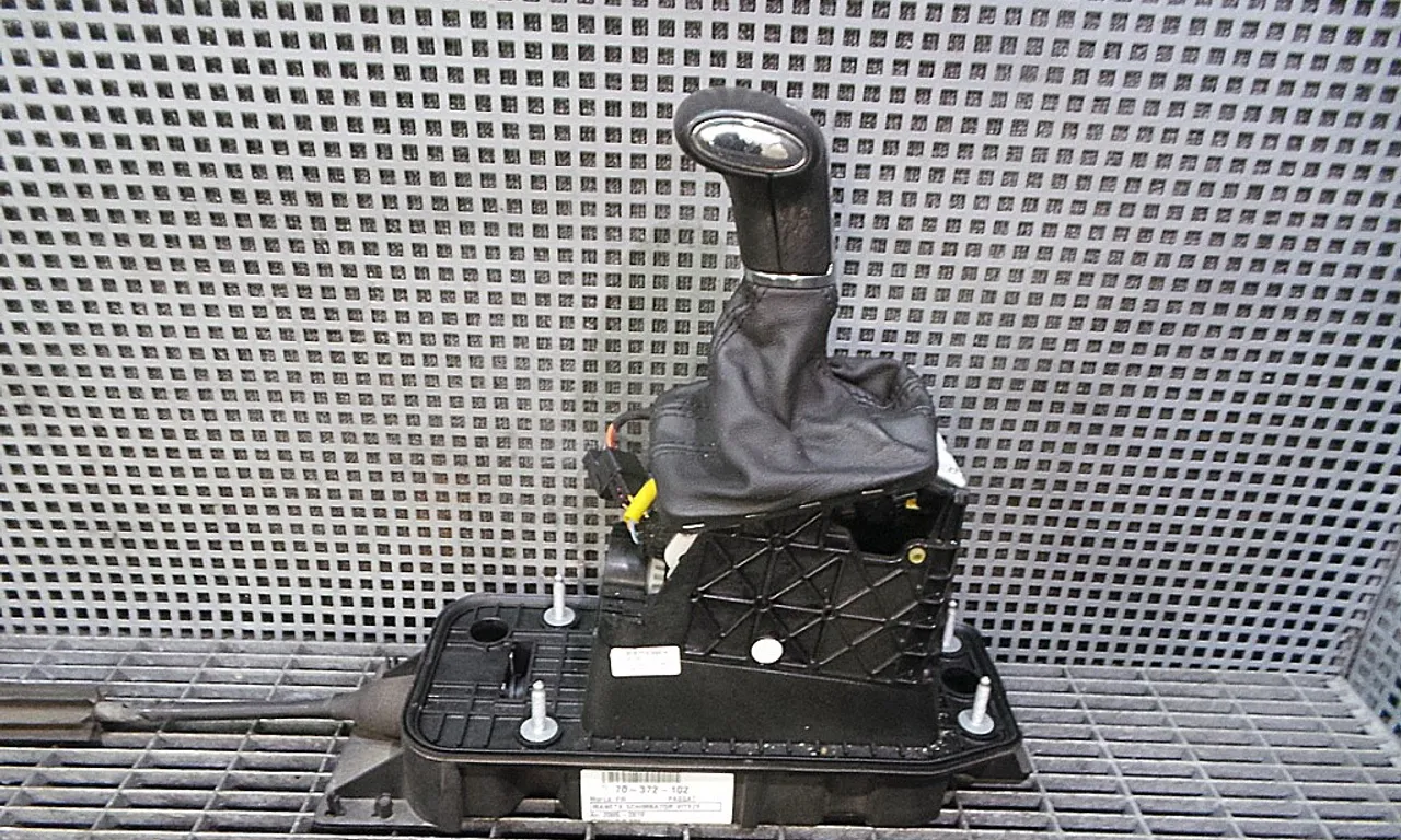 MANETA SCHIMBATOR VITEZE VOLKSWAGEN PASSAT B6 Variant 2005-2011