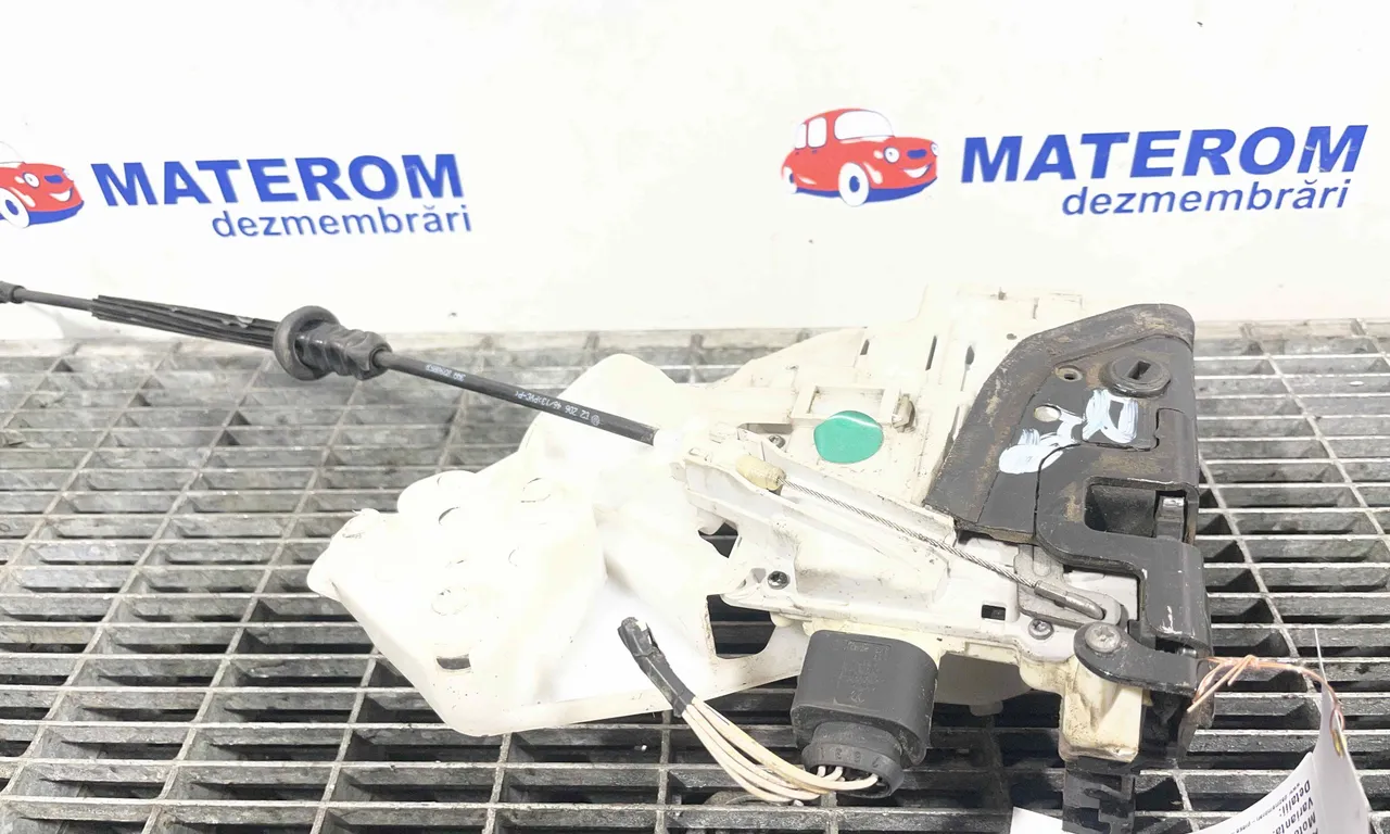 INCUIETOARE USA SPATE DREAPTA VOLKSWAGEN PASSAT B7 2010-2014