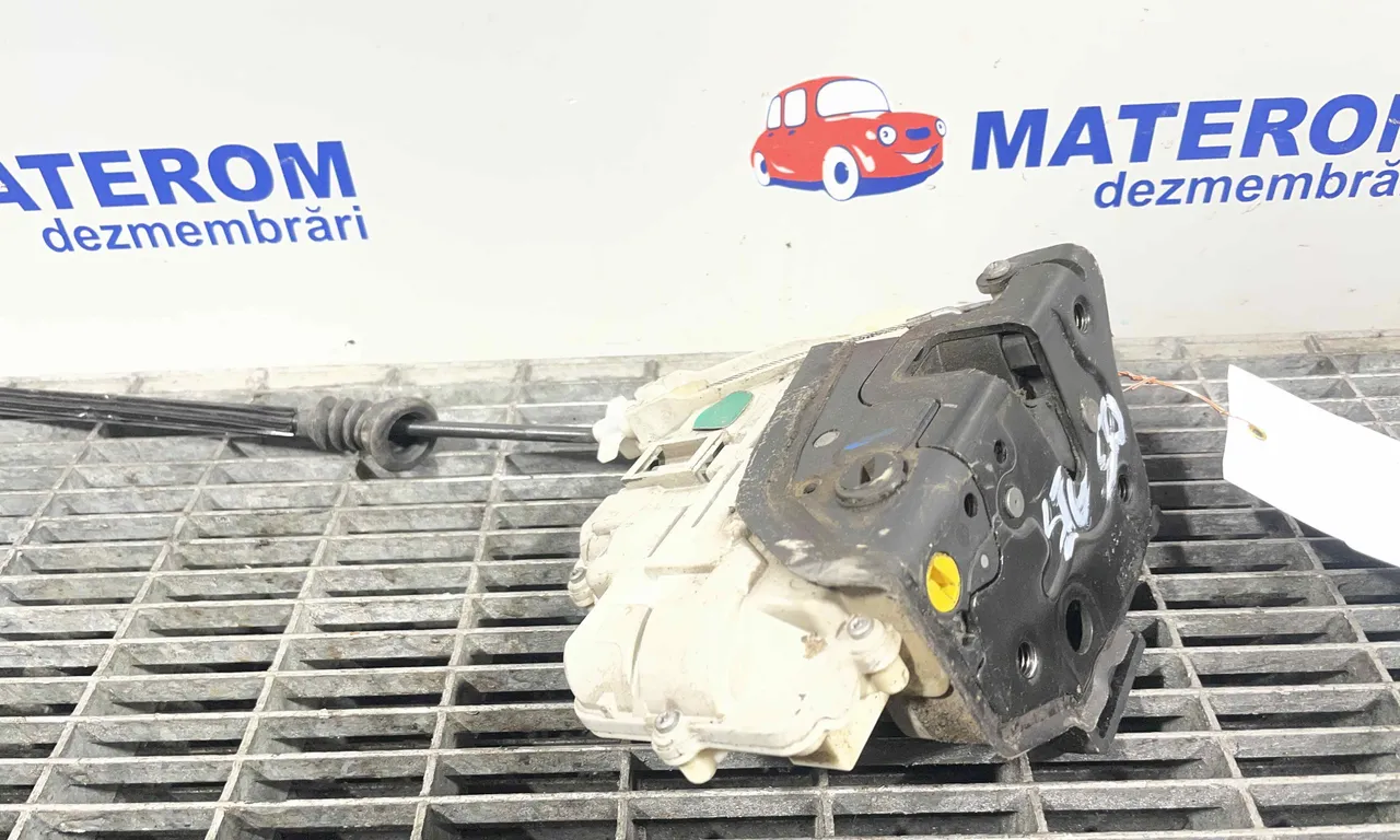 INCUIETOARE USA SPATE STANGA VOLKSWAGEN PASSAT B7 2010-2014