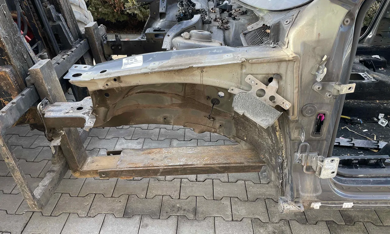 LONJERON STANGA VOLKSWAGEN PASSAT B7 2010-2014