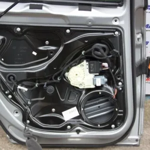 Macara usa stanga spate VOLKSWAGEN PASSAT B7 2010-2014, vedere frontata