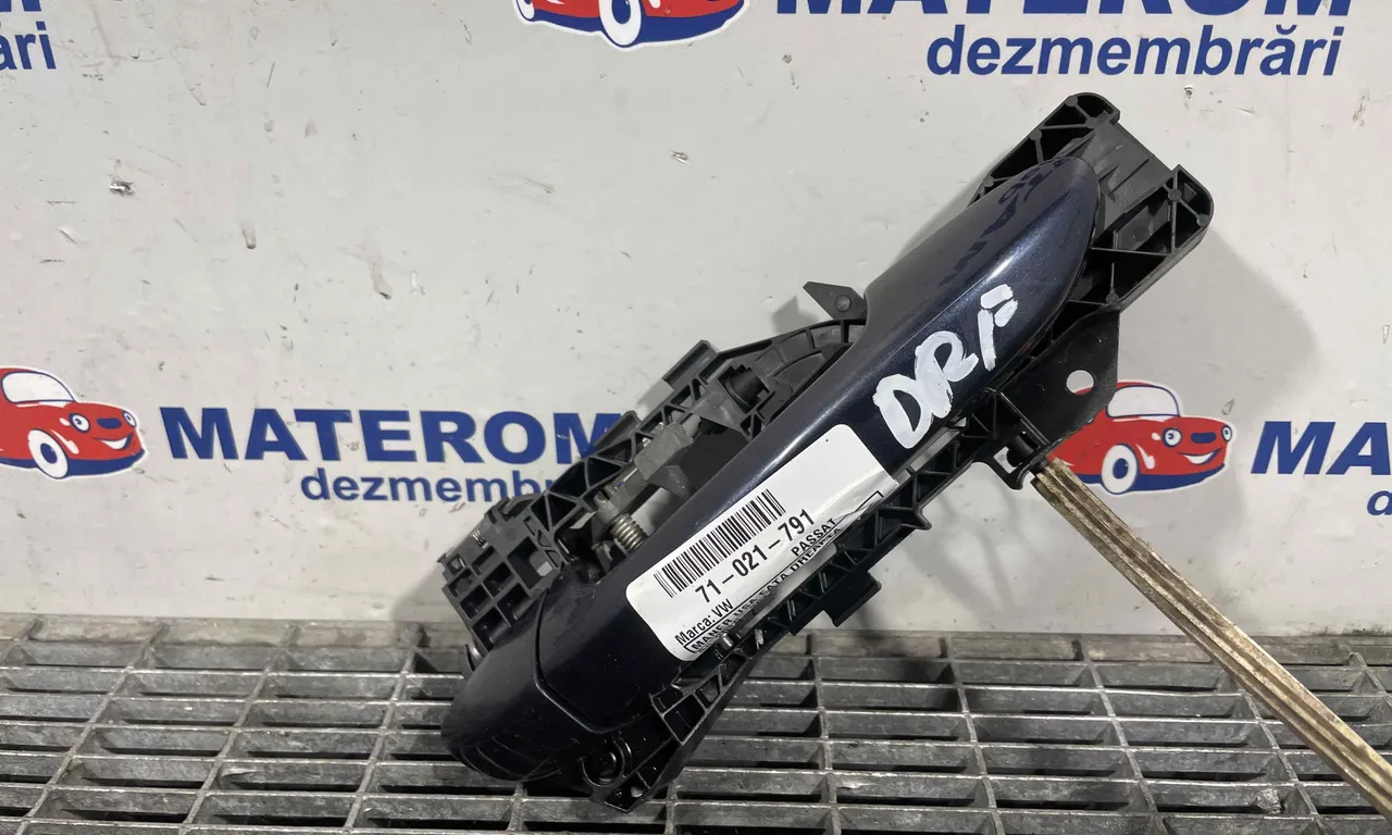 MANER USA FATA DREAPTA VOLKSWAGEN PASSAT B7 2010-2014