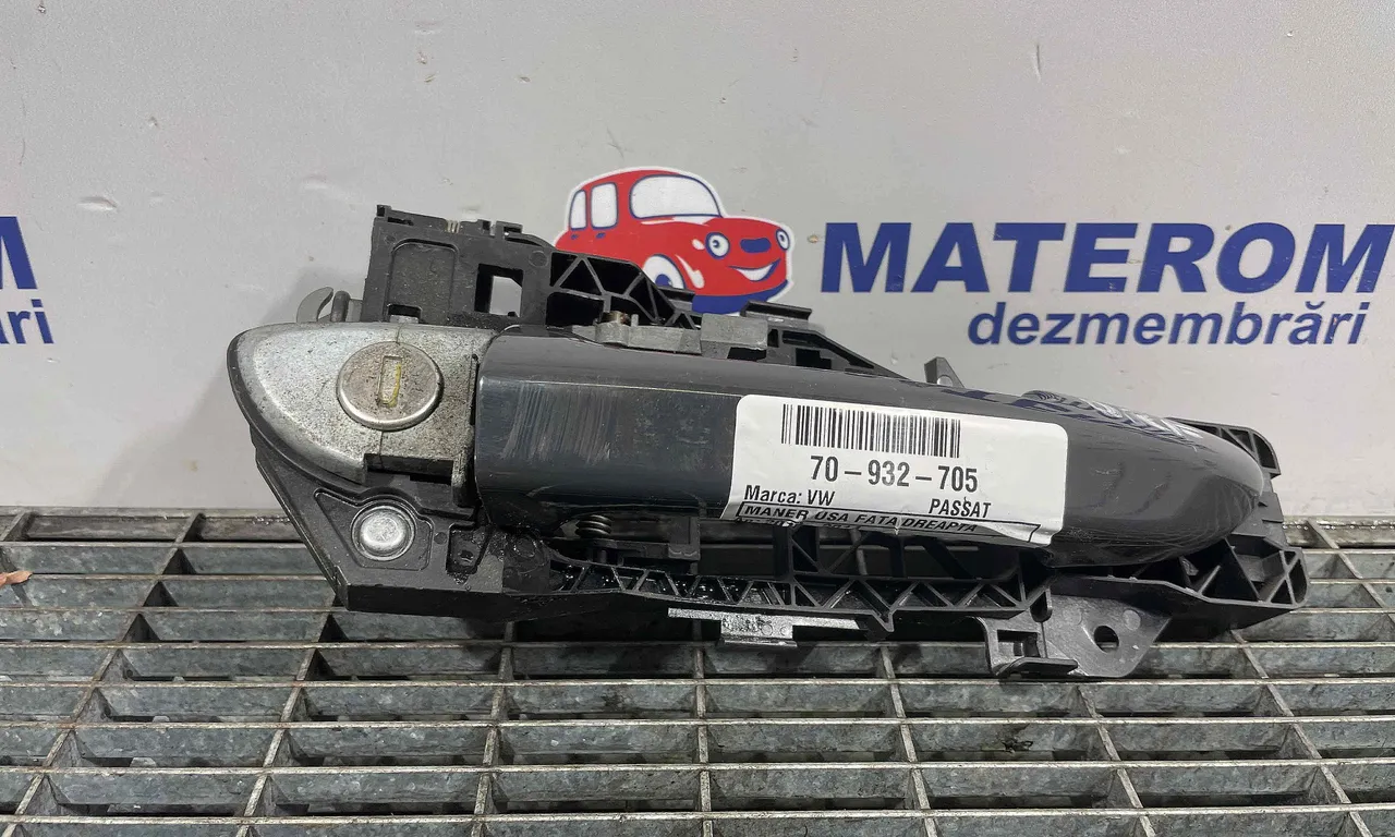 MANER USA FATA DREAPTA VOLKSWAGEN PASSAT B7 2010-2014