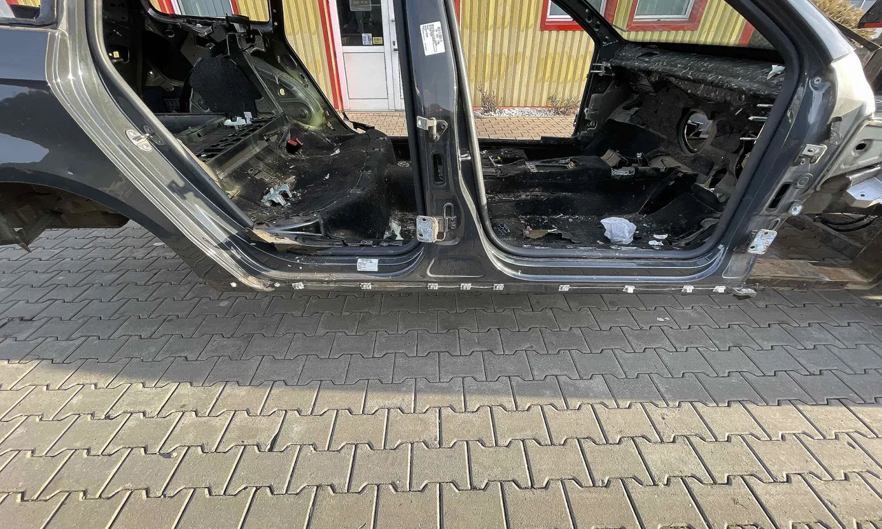 PRAG DREAPTA VOLKSWAGEN PASSAT B7 2010-2014