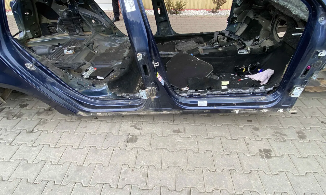 PRAG DREAPTA VOLKSWAGEN PASSAT B7 2010-2014