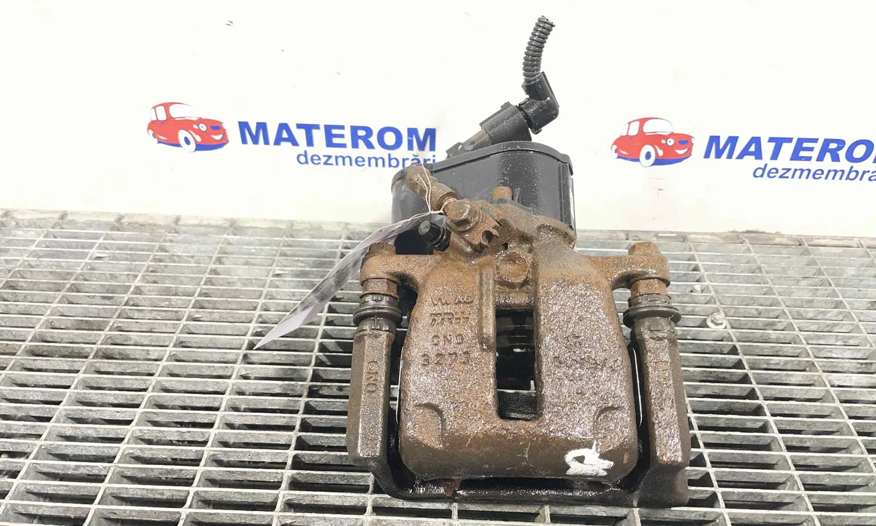 ETRIER SPATE DREAPTA VOLKSWAGEN PASSAT B7 2010-2014