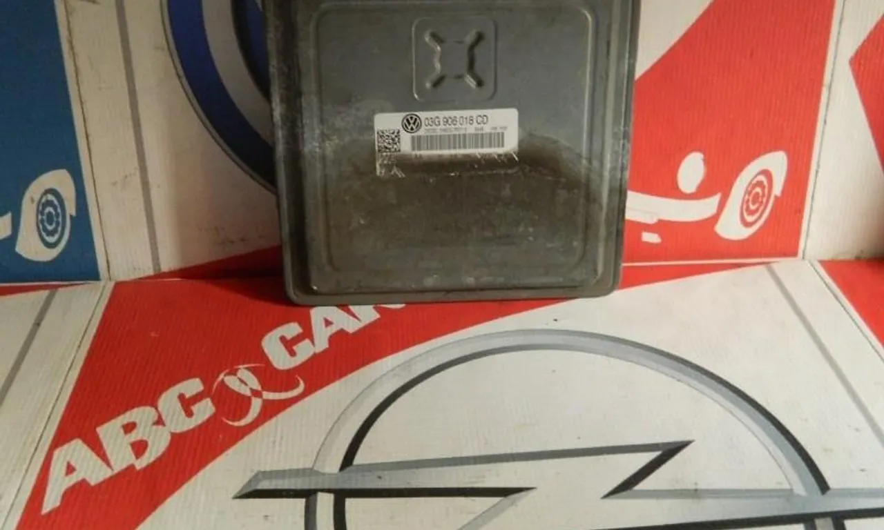 Calculator motor VOLKSWAGEN PASSAT B7 2010-2014