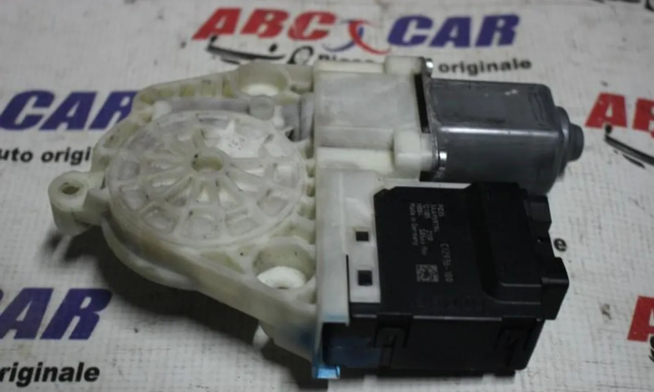 Motoras geam dreapta spate VOLKSWAGEN PASSAT B7 2010-2014