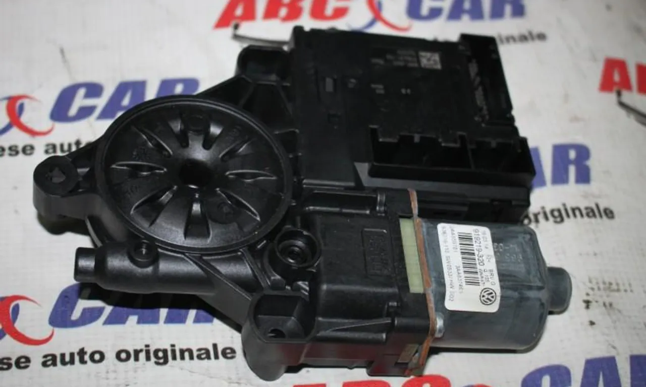 Motoras geam stanga fata VOLKSWAGEN PASSAT B7 2010-2014