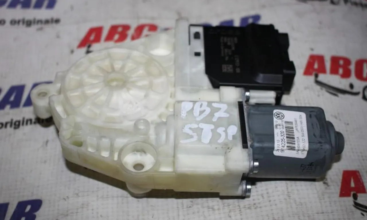 Motoras geam stanga spate VOLKSWAGEN PASSAT B7 2010-2014