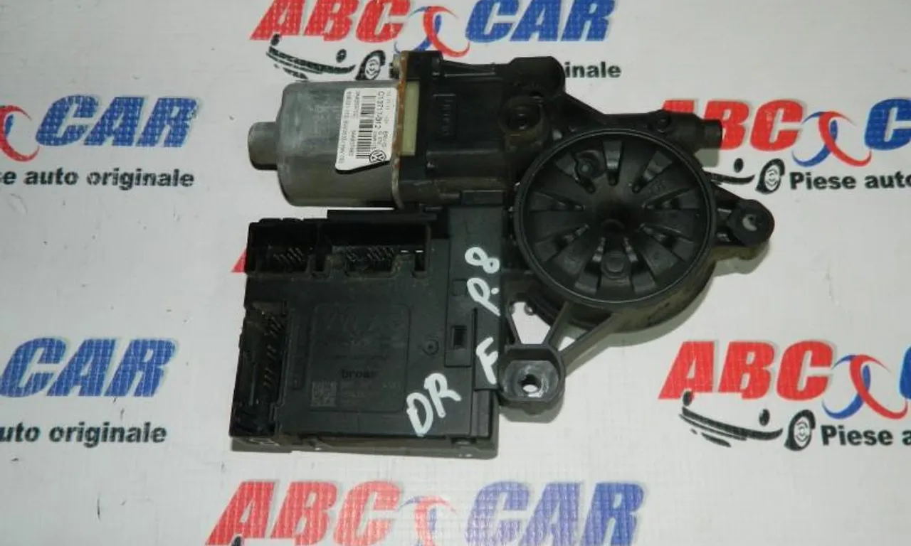 Motoras macara usa dreapta fata VOLKSWAGEN PASSAT B7 2010-2014