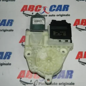 Motoras macara usa dreapta spate