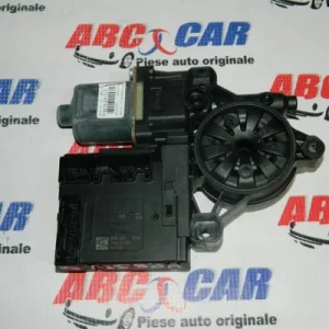 Motoras macara usa stanga fata