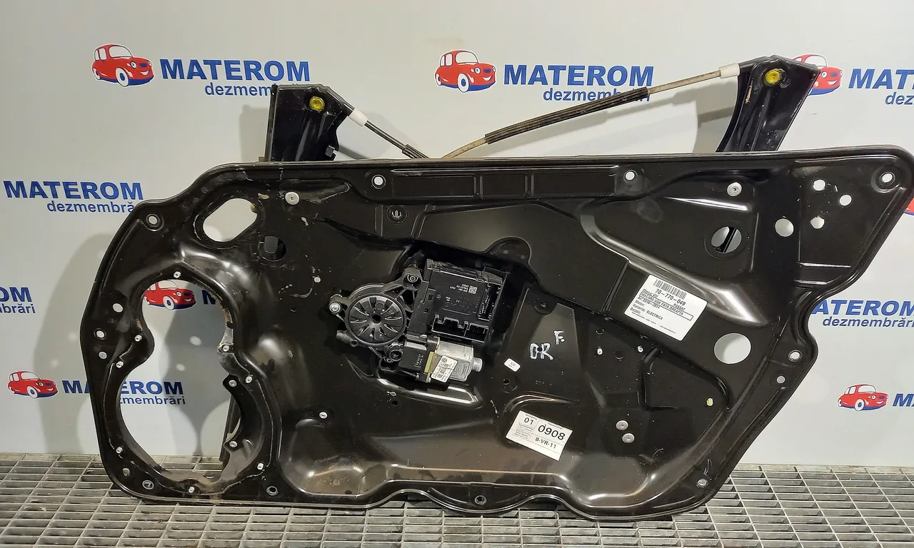 MACARA USA FATA DREAPTA VOLKSWAGEN PASSAT B7 Variant 2010-2015