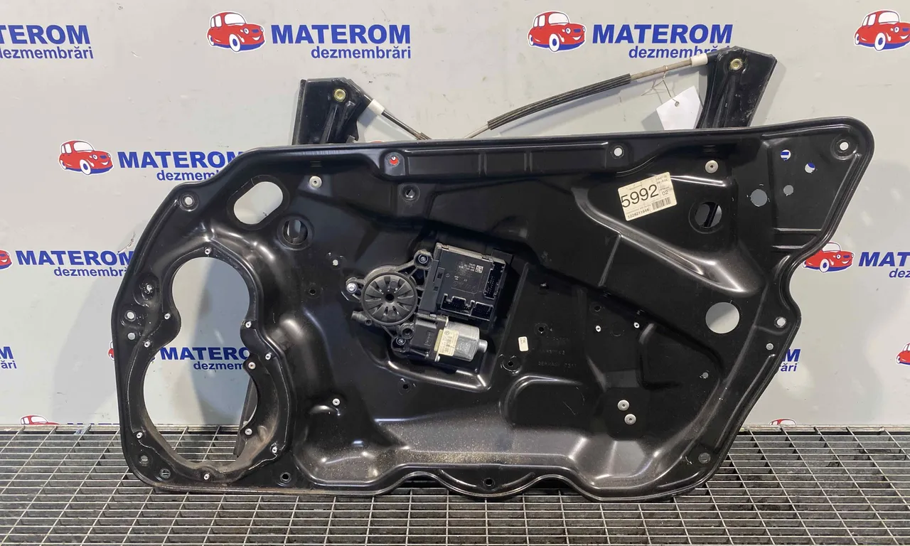 MACARA USA FATA DREAPTA VOLKSWAGEN PASSAT B7 Variant 2010-2015
