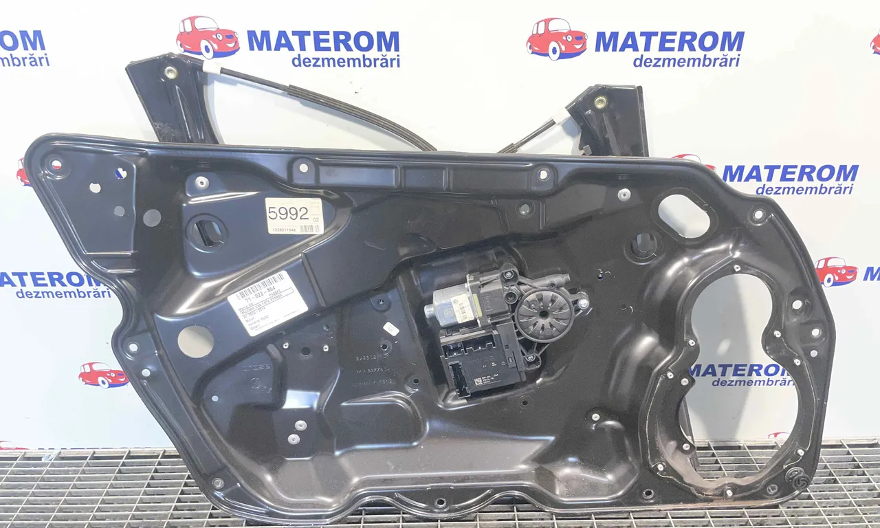 MACARA USA FATA STANGA VOLKSWAGEN PASSAT B7 Variant 2010-2015