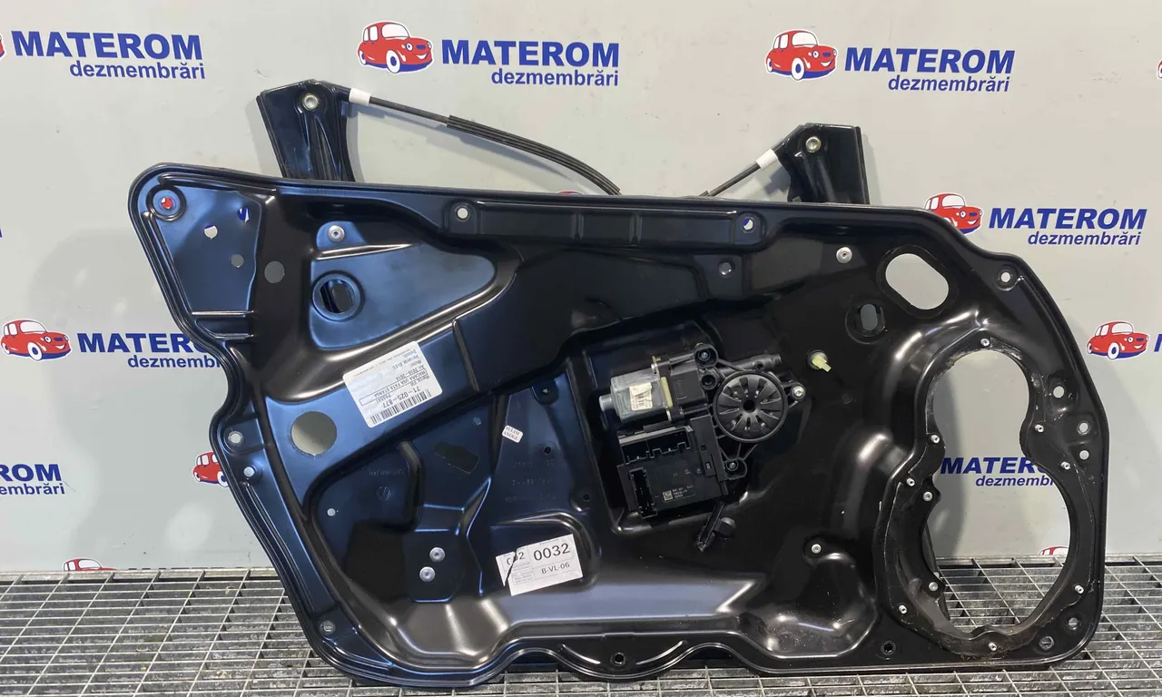 MACARA USA FATA STANGA VOLKSWAGEN PASSAT B7 Variant 2010-2015