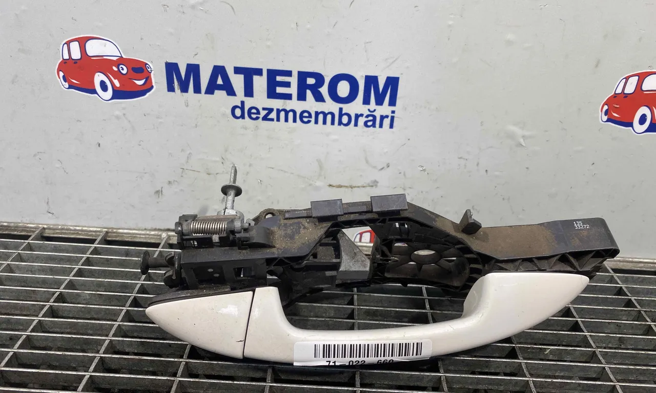MANER USA FATA DREAPTA VOLKSWAGEN PASSAT B7 Variant 2010-2015