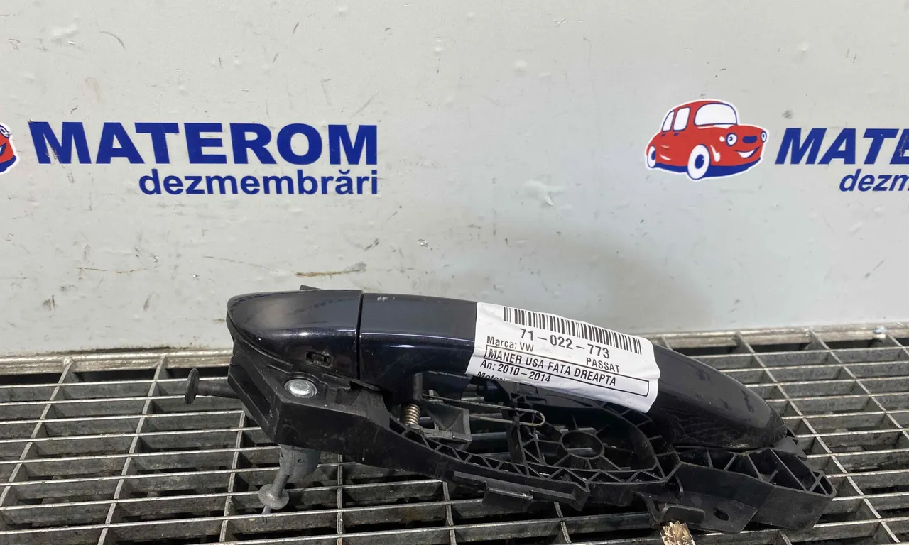MANER USA FATA DREAPTA VOLKSWAGEN PASSAT B7 Variant 2010-2015