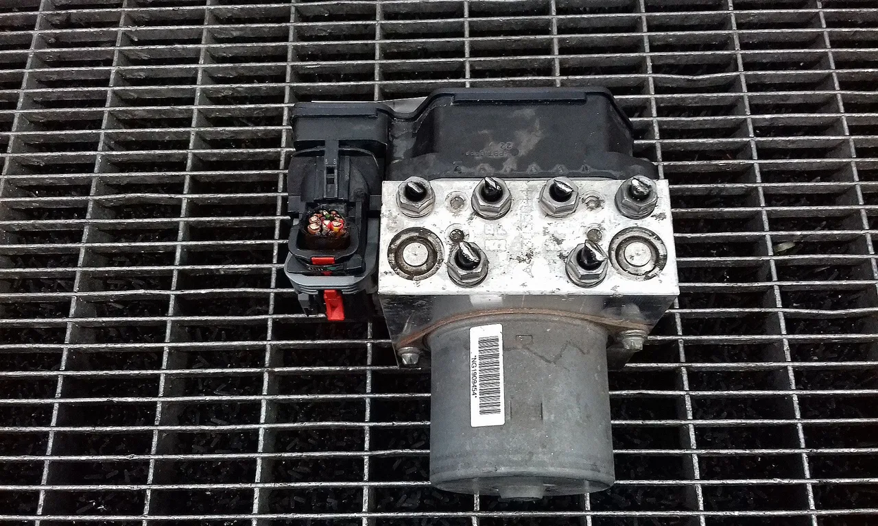 UNITATE ABS VOLKSWAGEN PASSAT B7 Variant 2010-2015