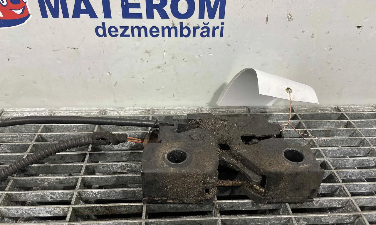 INCUIETOARE CAPOTA FATA VOLKSWAGEN PASSAT B8 2014-2019