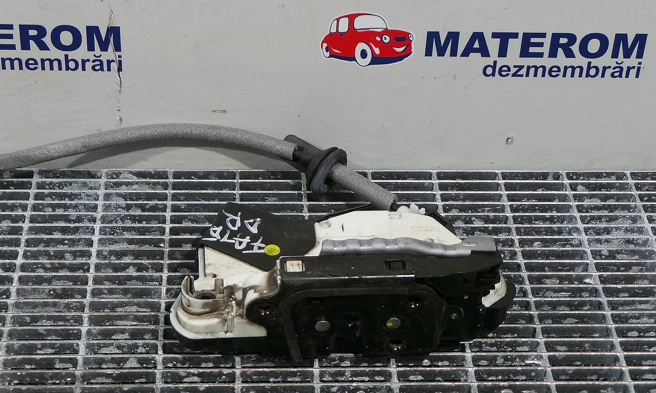 INCUIETOARE USA FATA DREAPTA VOLKSWAGEN PASSAT B8 2014-2019