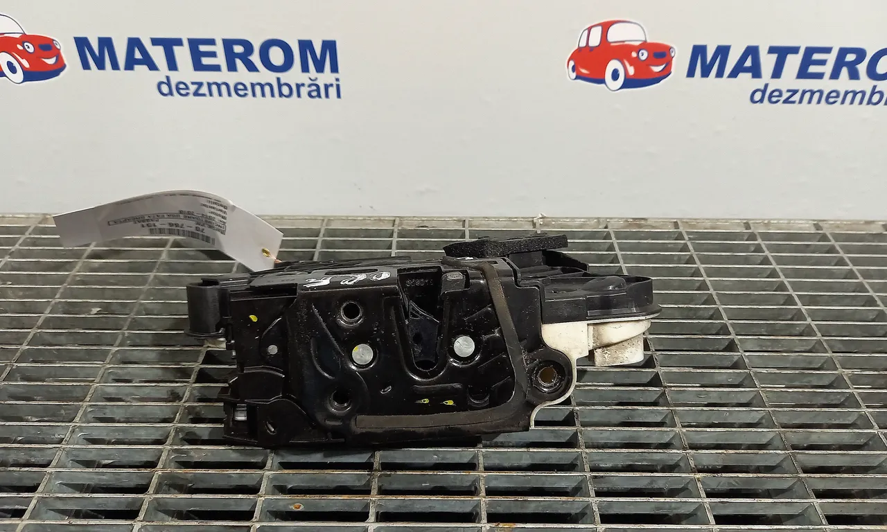 INCUIETOARE USA FATA DREAPTA VOLKSWAGEN PASSAT B8 2014-2019