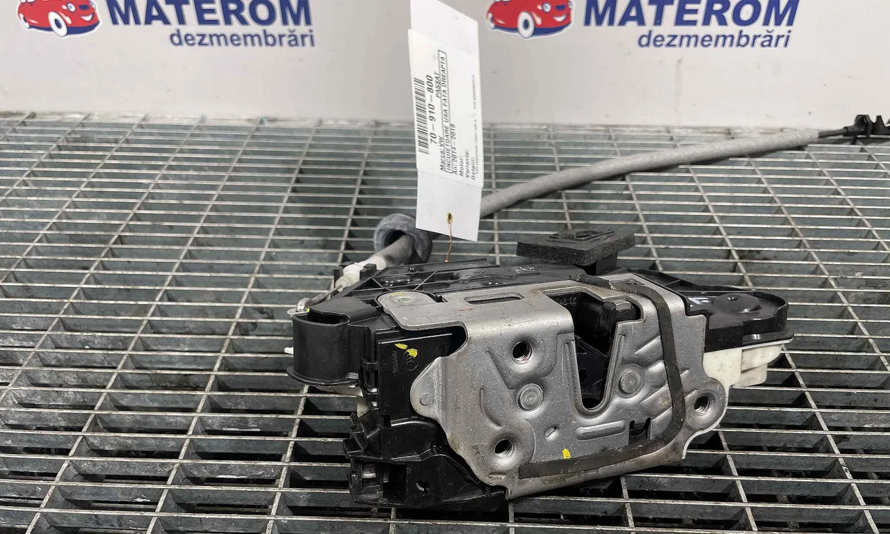 INCUIETOARE USA FATA DREAPTA VOLKSWAGEN PASSAT B8 2014-2019