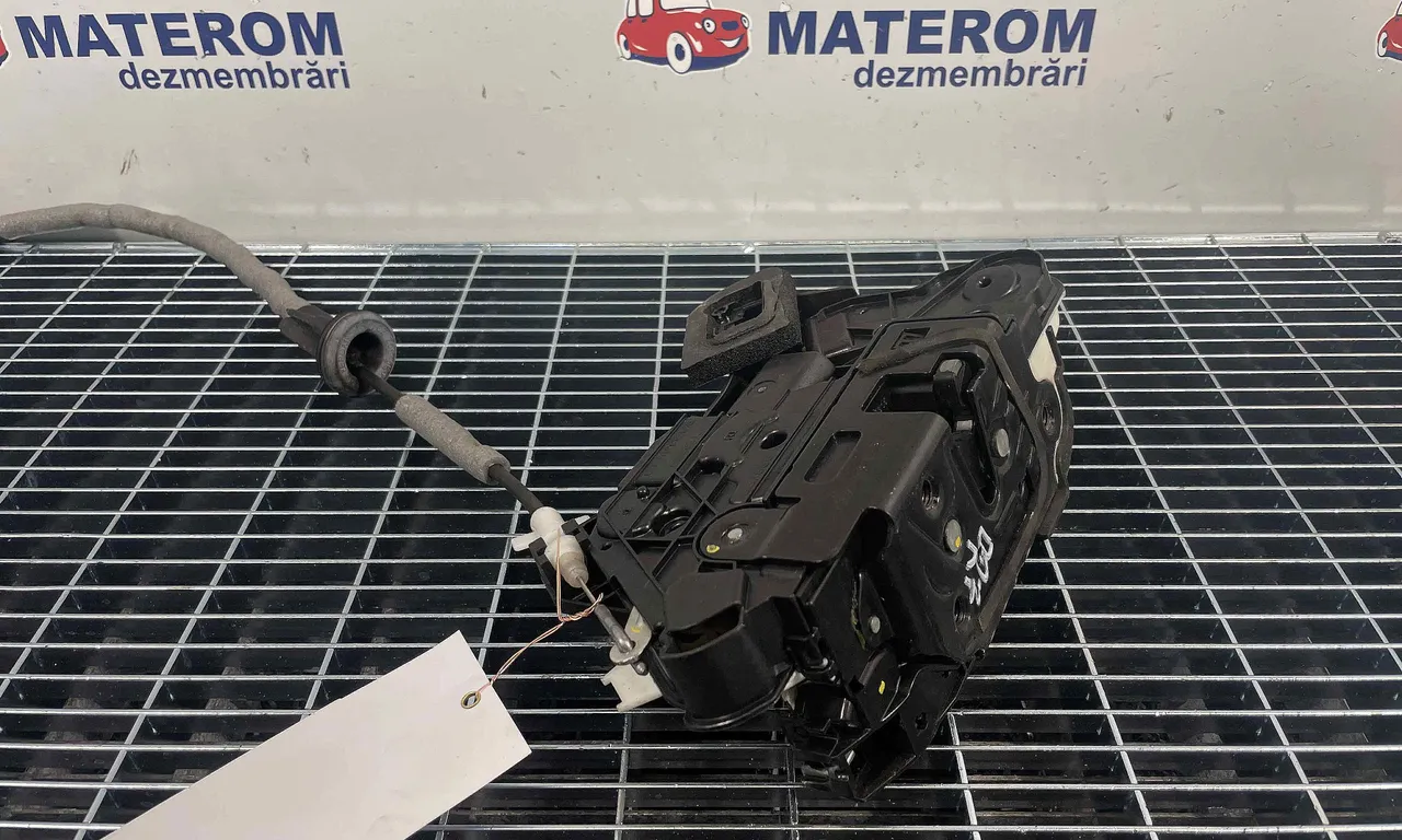 INCUIETOARE USA FATA DREAPTA VOLKSWAGEN PASSAT B8 2014-2019