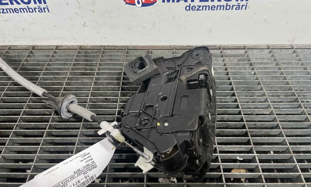 INCUIETOARE USA FATA DREAPTA VOLKSWAGEN PASSAT B8 2014-2019