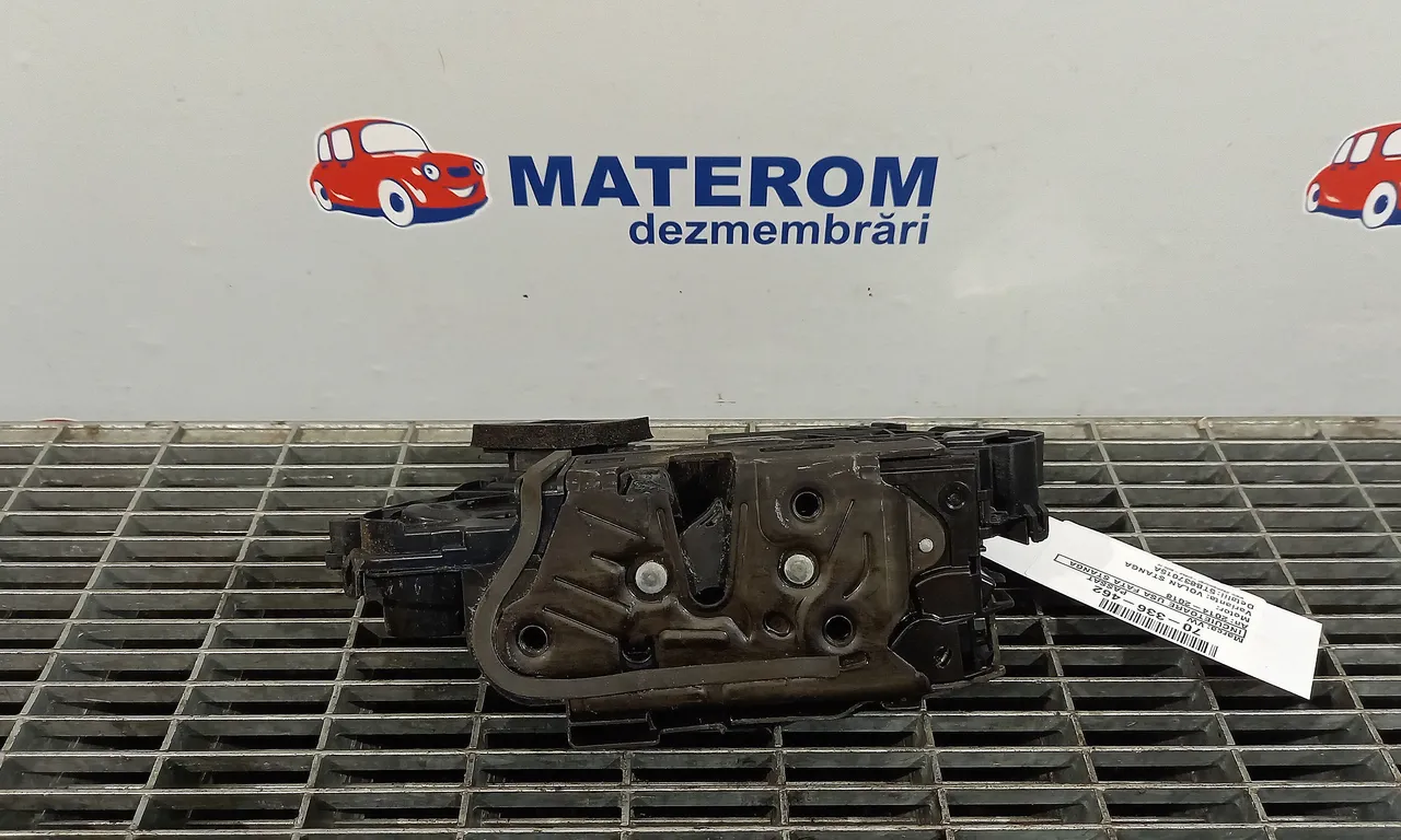 INCUIETOARE USA FATA STANGA VOLKSWAGEN PASSAT B8 2014-2019