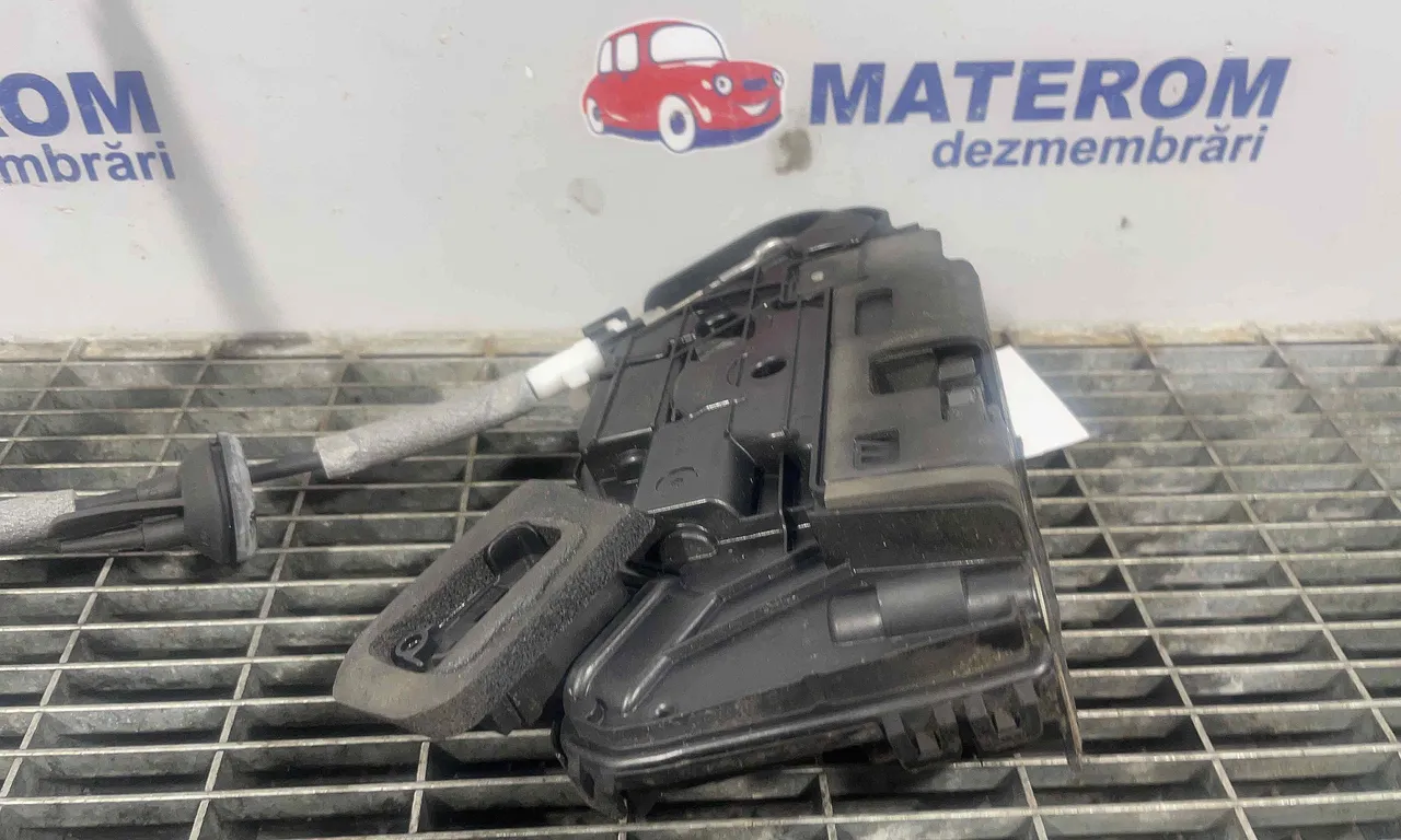 INCUIETOARE USA FATA STANGA VOLKSWAGEN PASSAT B8 2014-2019