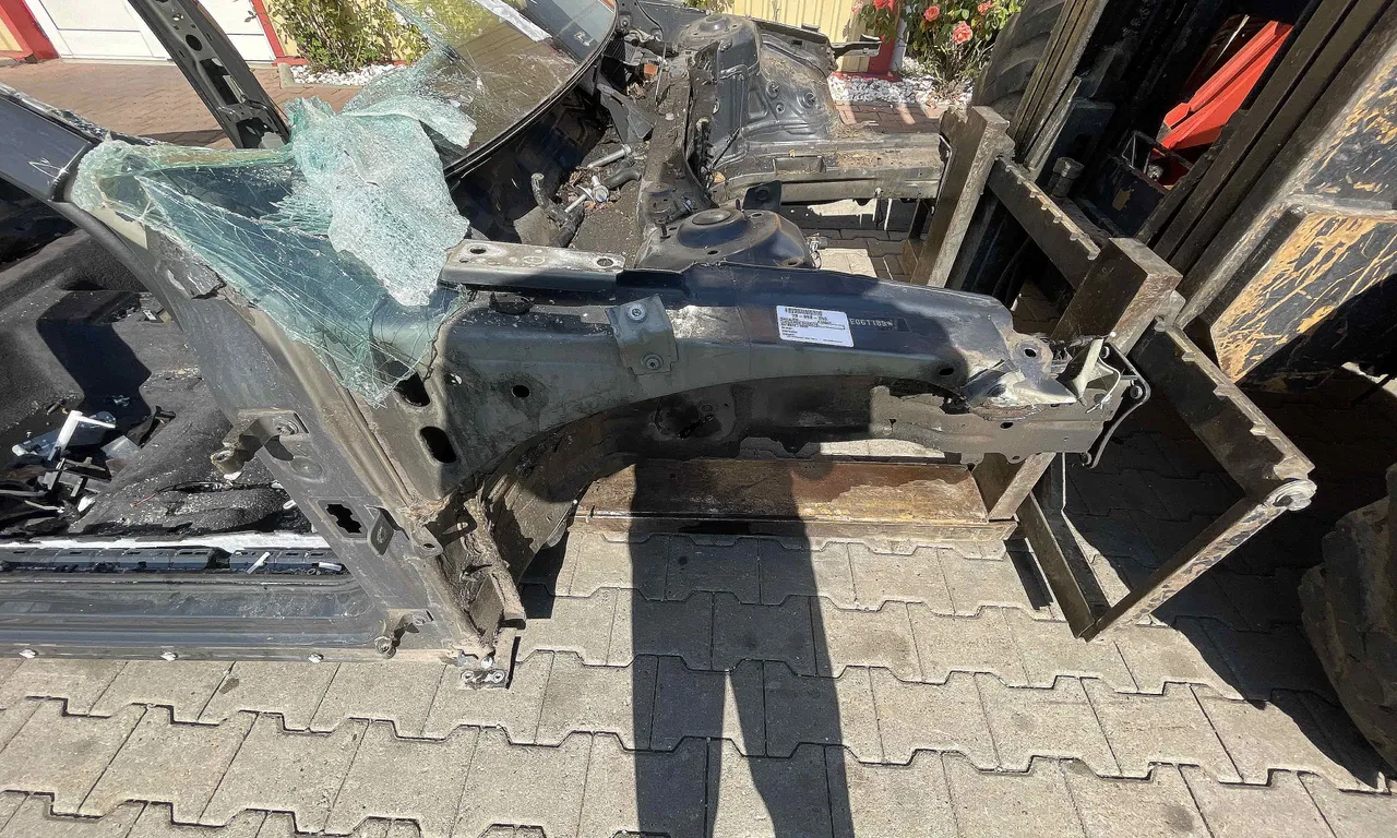 LONJERON DREAPTA VOLKSWAGEN PASSAT B8 2014-2019