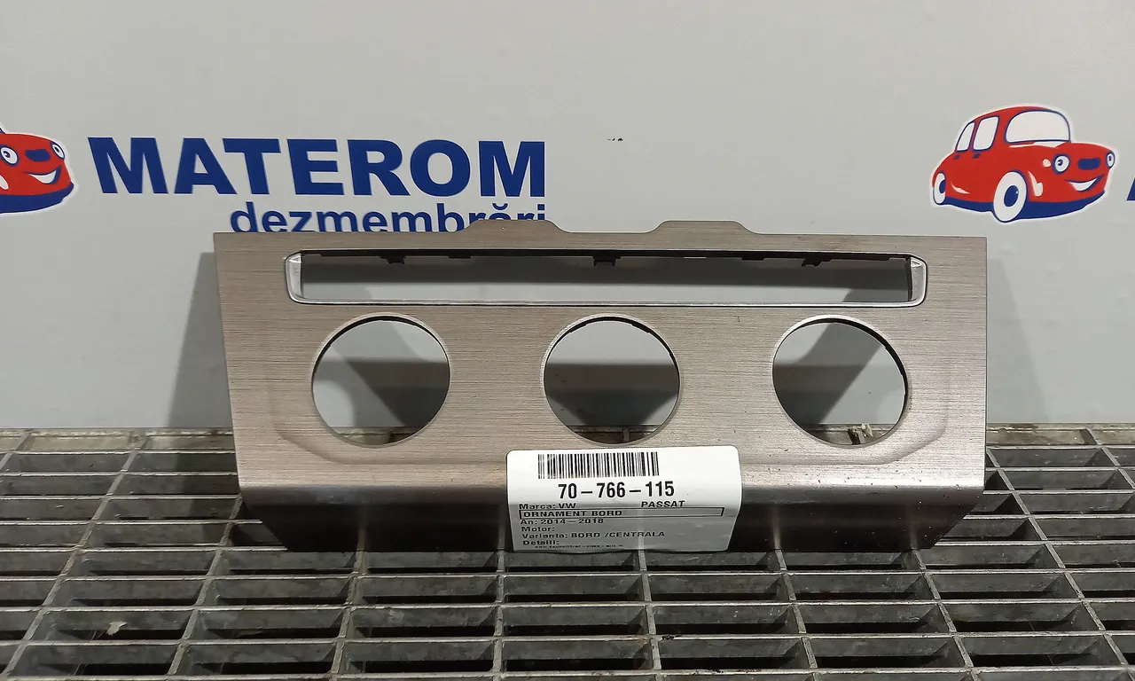 ORNAMENT BORD VOLKSWAGEN PASSAT B8 2014-2019
