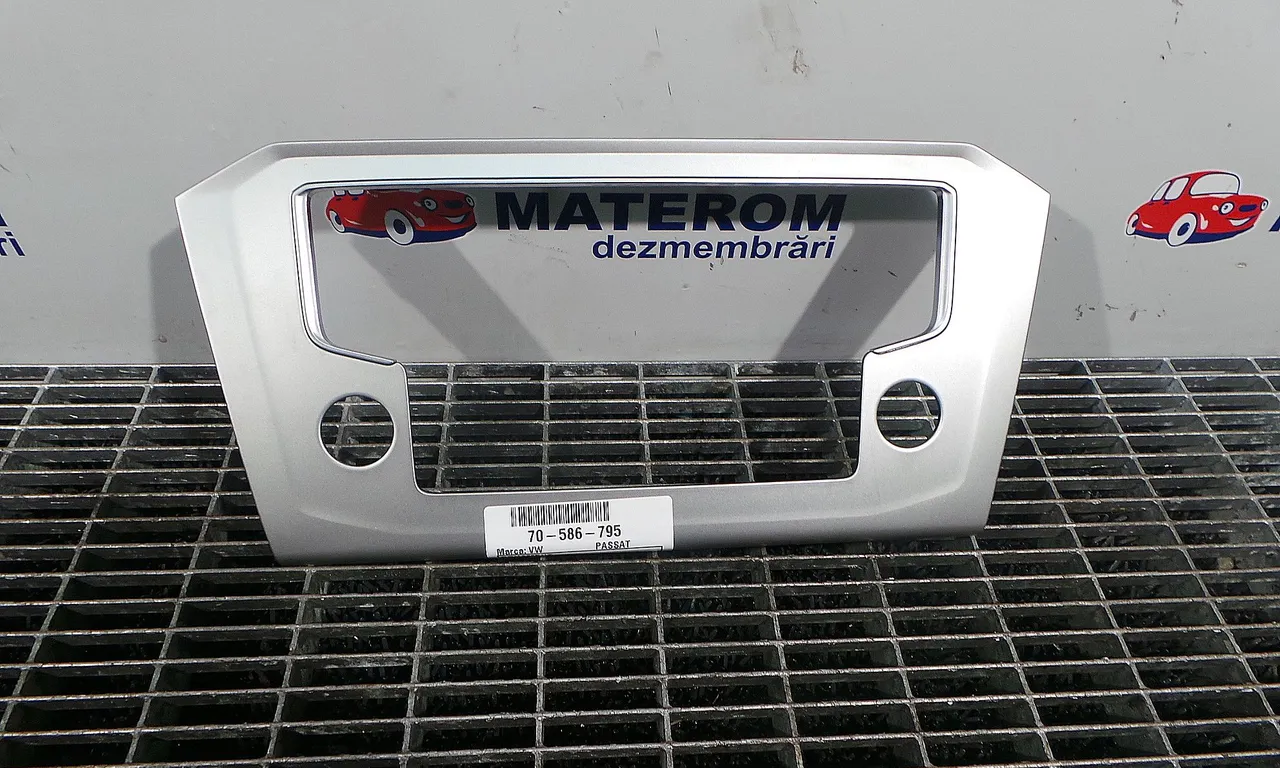 ORNAMENT RADIO CD VOLKSWAGEN PASSAT B8 2014-2019