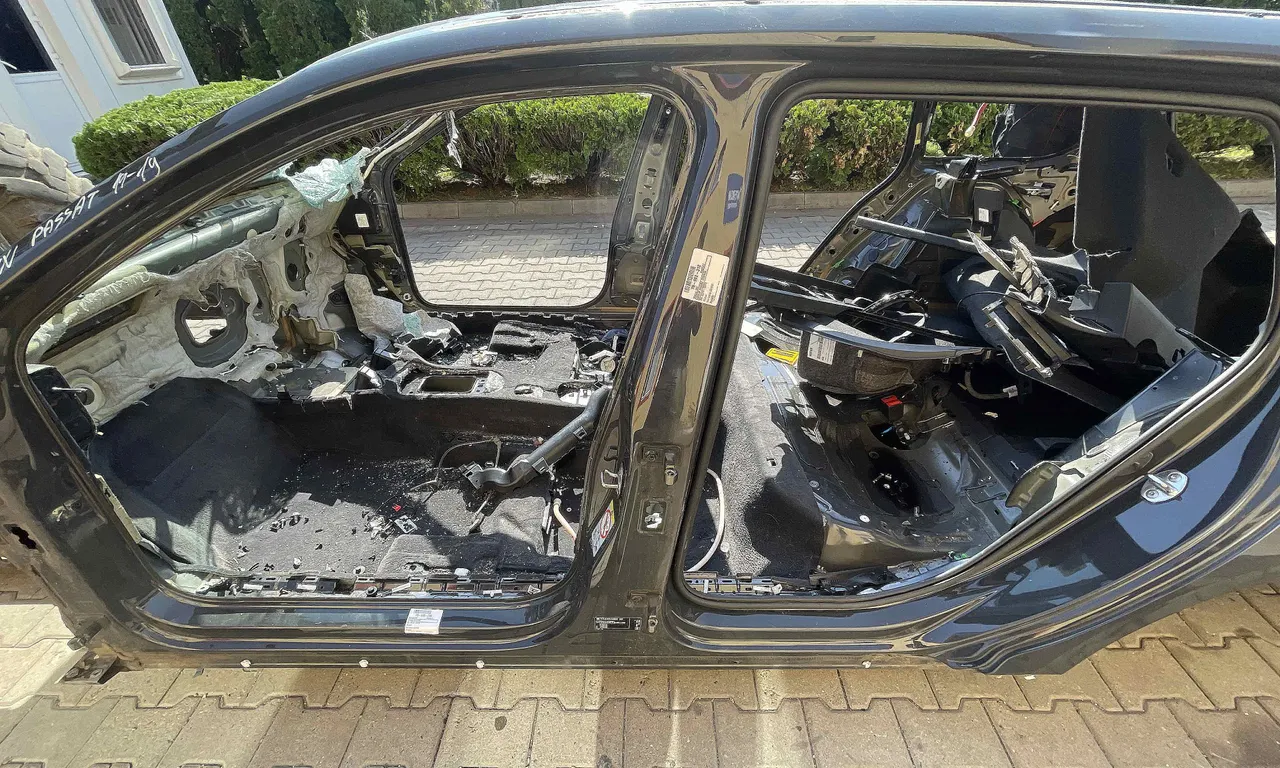 STALP MIJLOC STANGA VOLKSWAGEN PASSAT B8 2014-2019