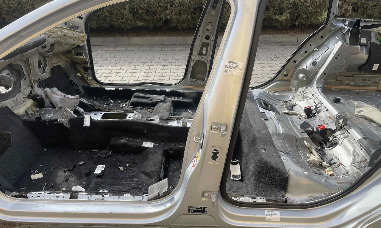 STALP MIJLOC STANGA VOLKSWAGEN PASSAT B8 2014-2019