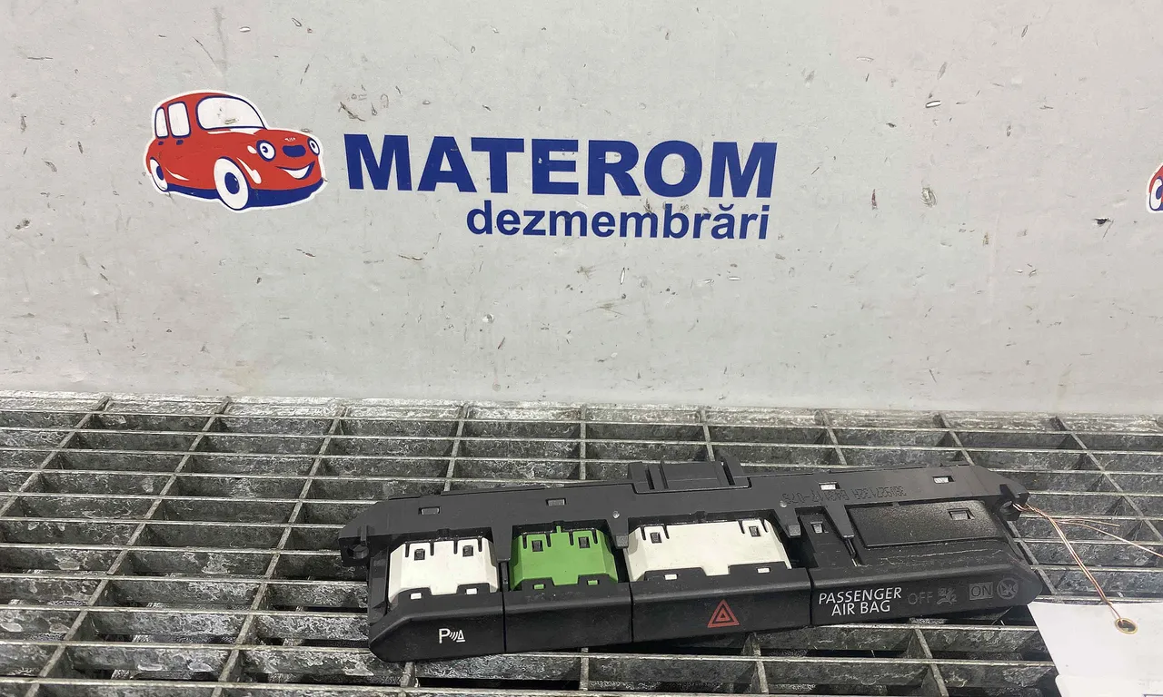 INTRERUPATOR AVARIE VOLKSWAGEN PASSAT B8 2014-2019