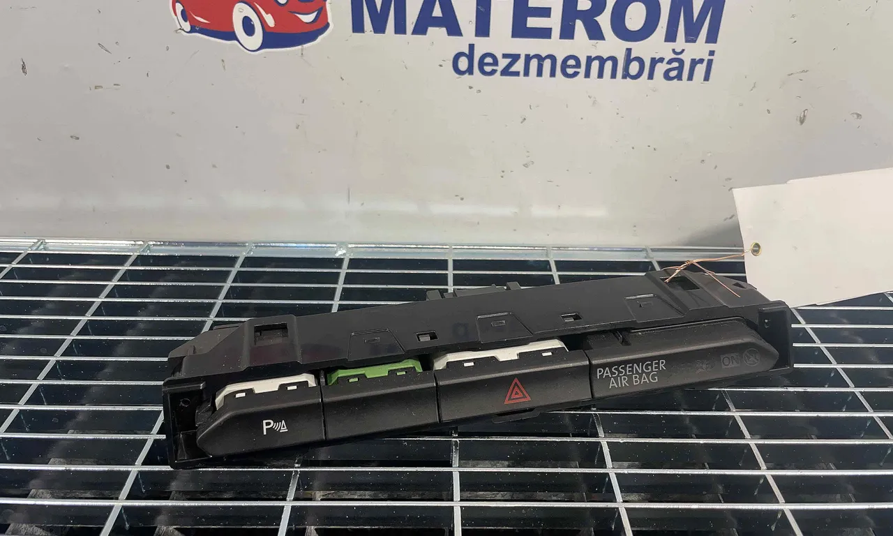 INTRERUPATOR AVARIE VOLKSWAGEN PASSAT B8 2014-2019