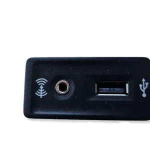 Priza USB/AUX VOLKSWAGEN PASSAT B8 2014-2026 5G0035222, vedere frontata