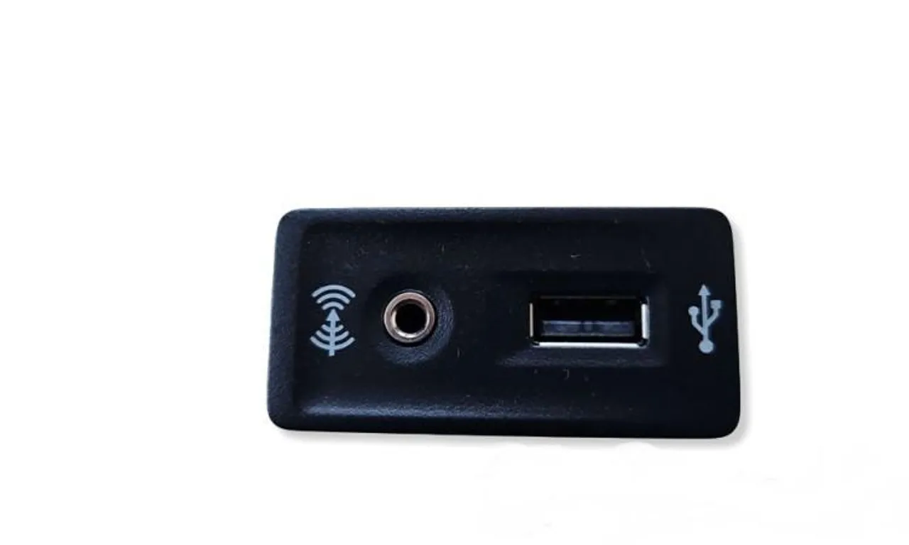 Priza USB/AUX VOLKSWAGEN PASSAT B8 2014-null