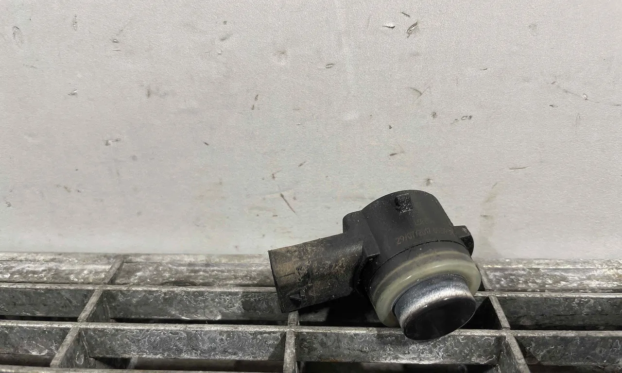 SENZOR PARCARE FATA VOLKSWAGEN PASSAT B8 2014-2019