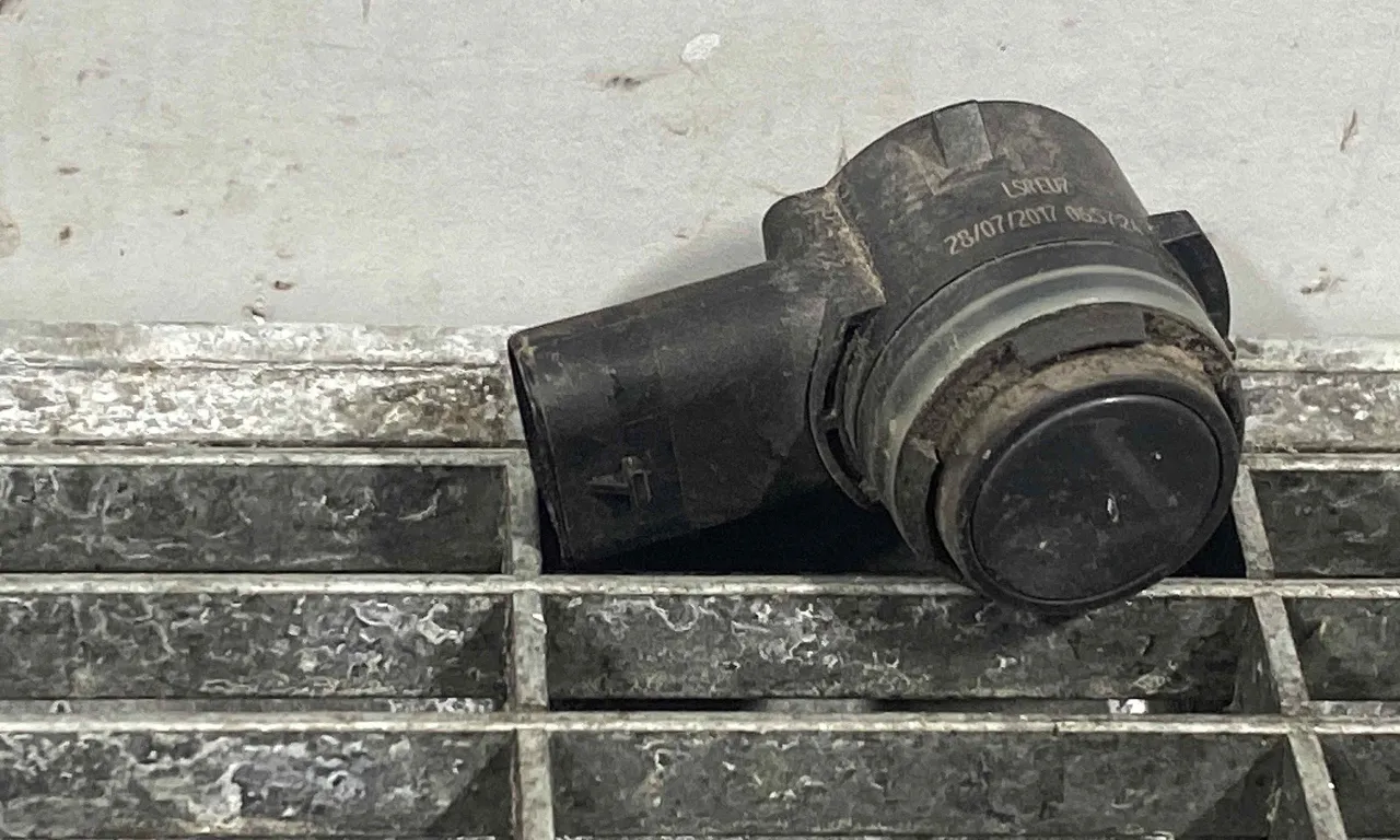 SENZOR PARCARE SPATE VOLKSWAGEN PASSAT B8 2014-2019